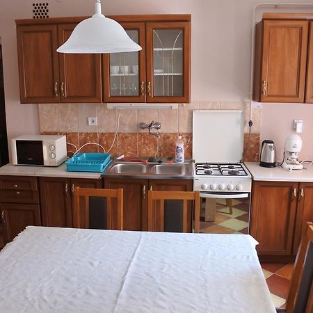Kisasszony Apartman إغير المظهر الخارجي الصورة