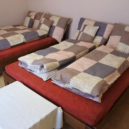 Kisasszony Apartman إغير المظهر الخارجي الصورة