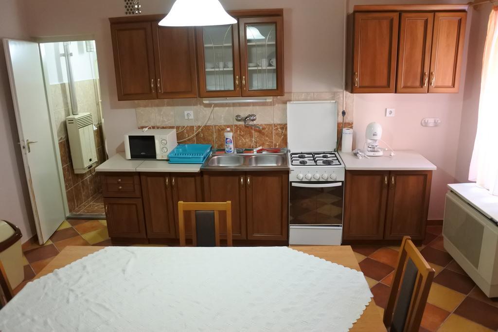 Kisasszony Apartman إغير المظهر الخارجي الصورة