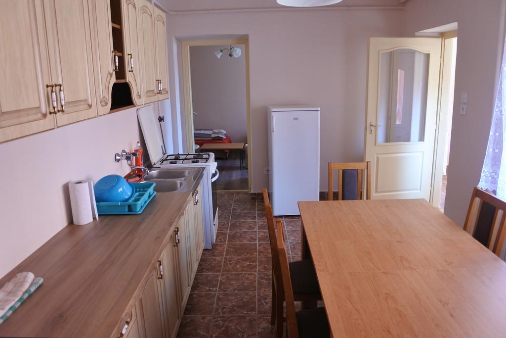 Kisasszony Apartman إغير المظهر الخارجي الصورة
