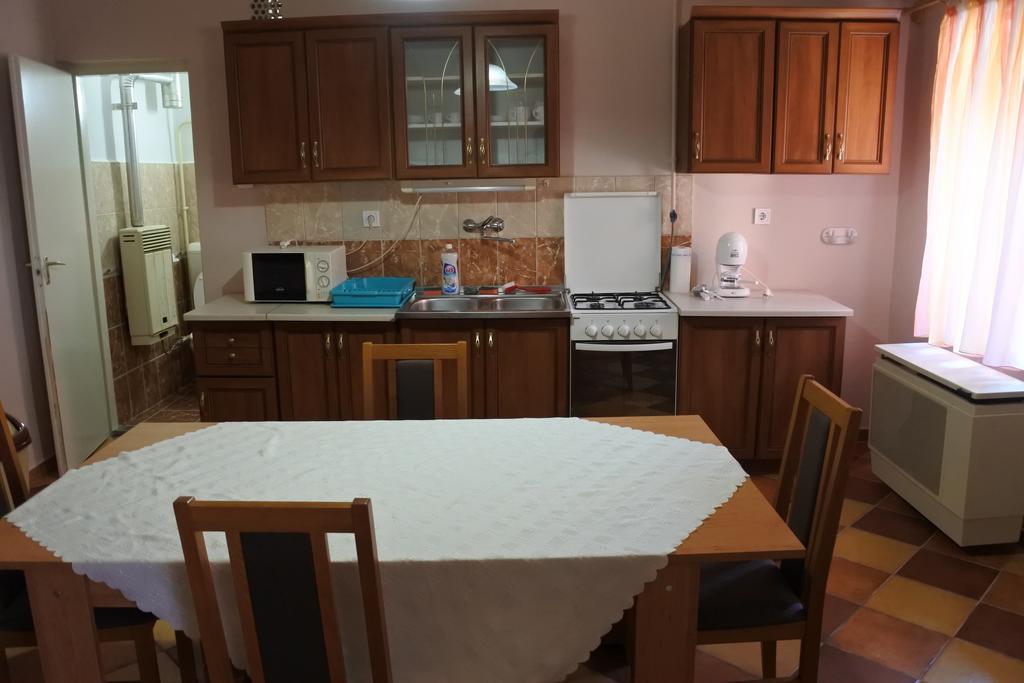 Kisasszony Apartman إغير المظهر الخارجي الصورة