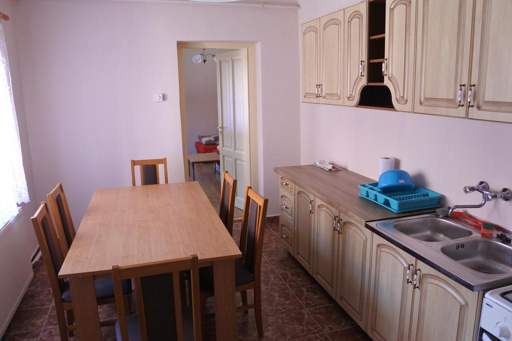 Kisasszony Apartman إغير المظهر الخارجي الصورة