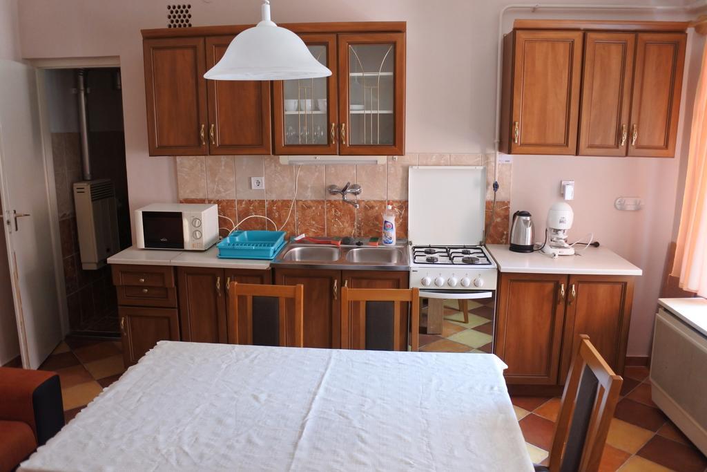 Kisasszony Apartman إغير المظهر الخارجي الصورة