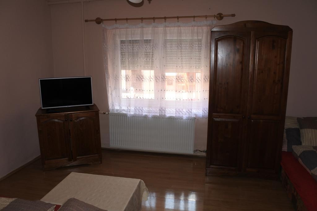 Kisasszony Apartman إغير المظهر الخارجي الصورة