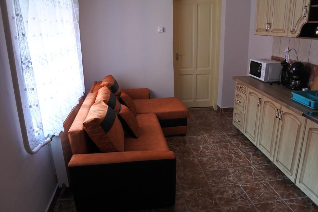 Kisasszony Apartman إغير المظهر الخارجي الصورة