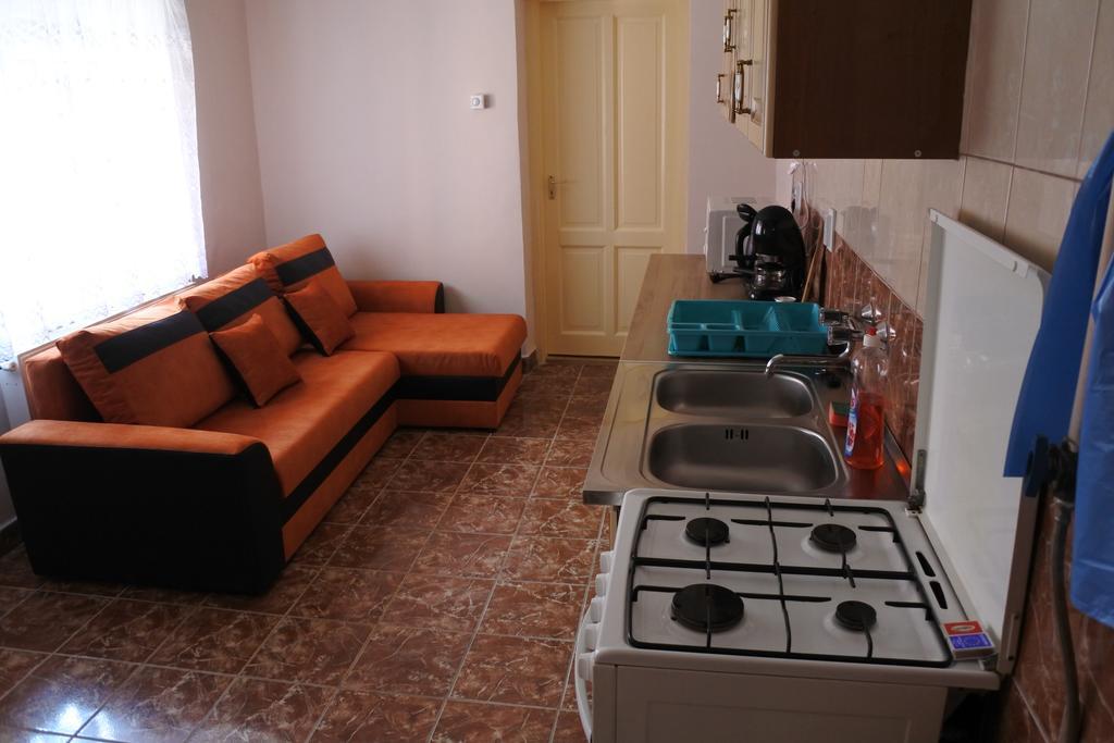 Kisasszony Apartman إغير المظهر الخارجي الصورة