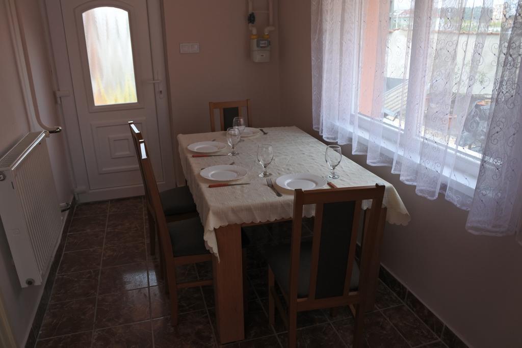 Kisasszony Apartman إغير المظهر الخارجي الصورة