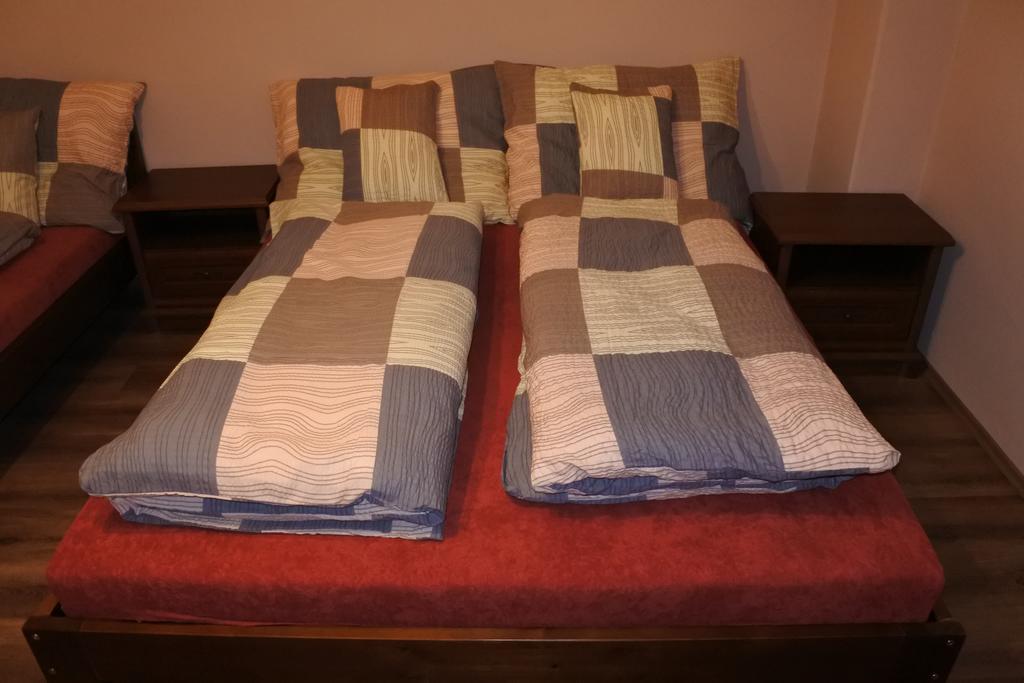 Kisasszony Apartman إغير المظهر الخارجي الصورة